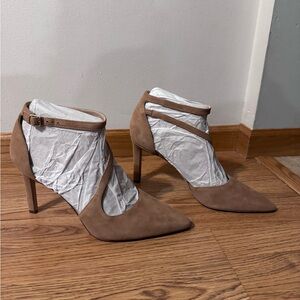 Naturalizer Women's 27 Edit Abilyn Pointed Toe Pump